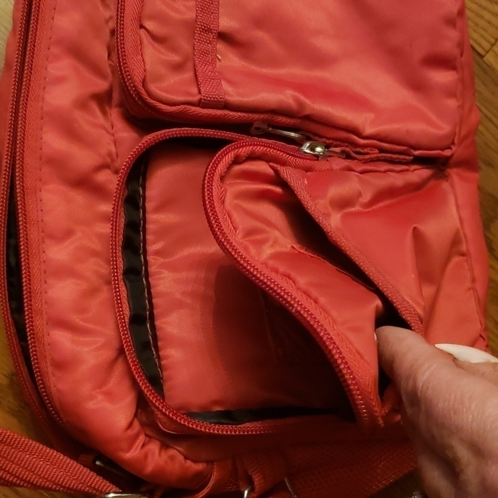 Red bag - Picture 2 of 8